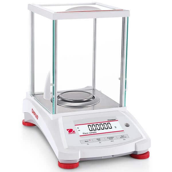 Analytical balance with a glass draft shield